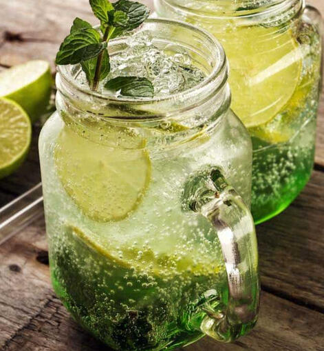 Super Mojito (2000 gil) Ingredientes: Refrescante menta, limon, azucar, ron con agua mineral. Muy Refrescante!